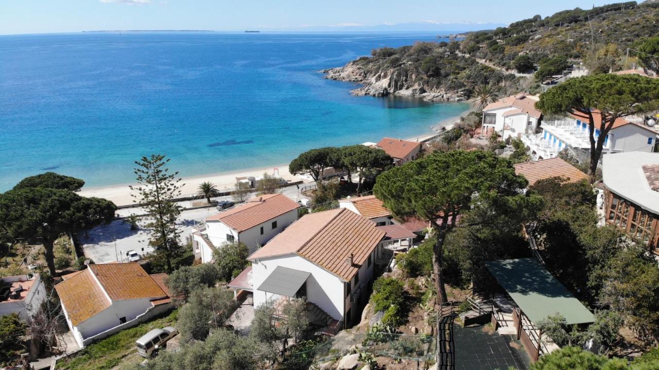 Appartamenti Cavoli - Vista Mare Con Terrazze, Clima E Posti Auto Spiaggia di Cavoli Luaran gambar